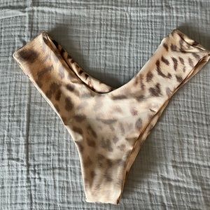 Skatie Tarzana Mandi Bikini Bottom